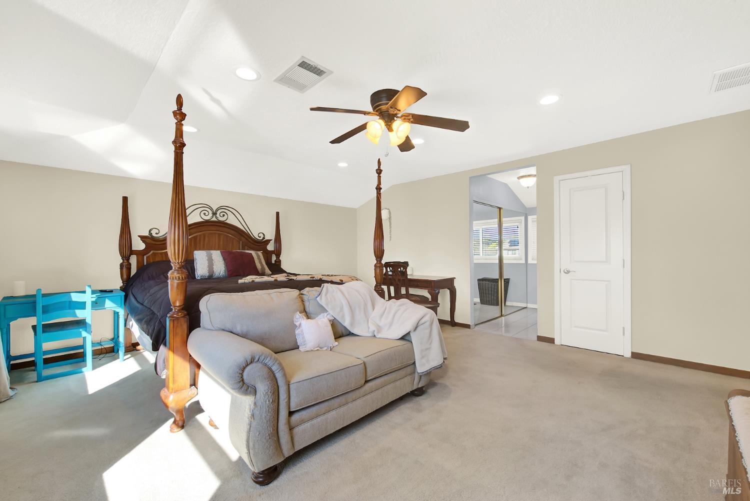 Detail Gallery Image 34 of 77 For 116 Alturas Ct, Vacaville,  CA 95688 - 5 Beds | 2/1 Baths