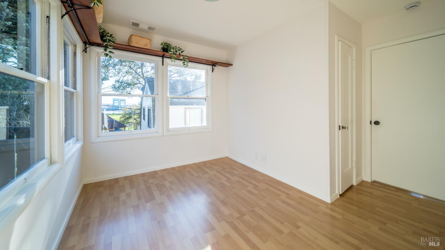 Detail Gallery Image 5 of 30 For 30 Benson Ave, Vallejo,  CA 94590 - 2 Beds | 1 Baths