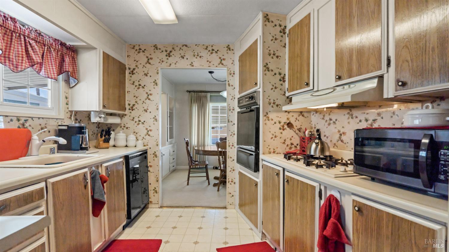 Detail Gallery Image 4 of 39 For 300 E H St 74, Benicia,  CA 94510 - 2 Beds | 2 Baths