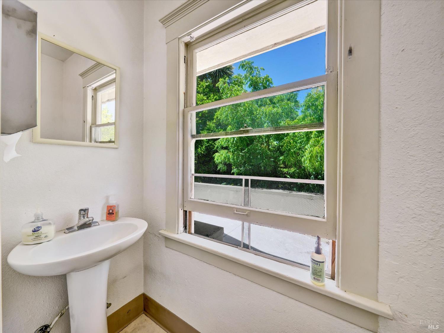 Detail Gallery Image 13 of 21 For 825 College Ave, Santa Rosa,  CA 95404 - – Beds | – Baths