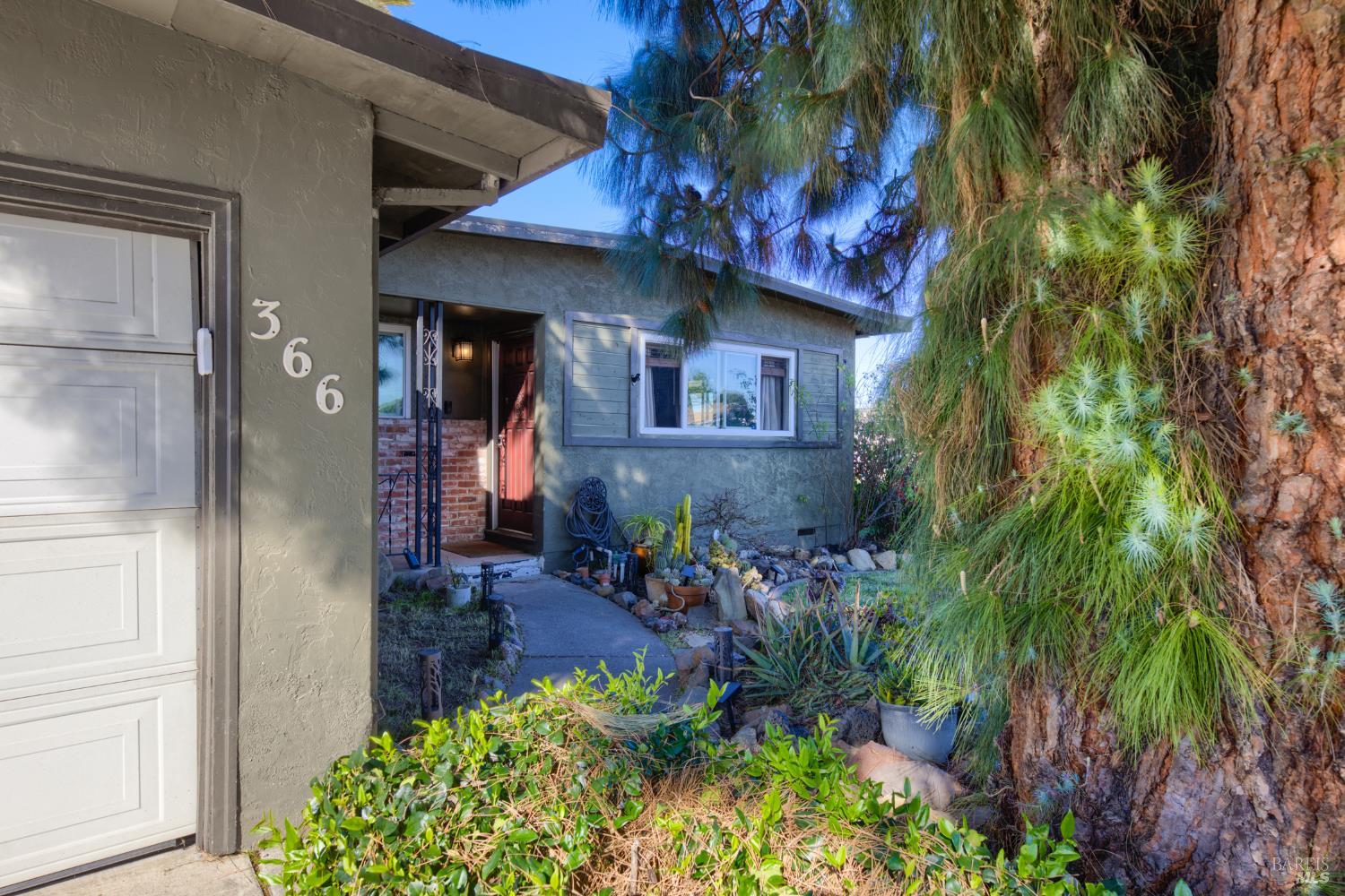 Detail Gallery Image 4 of 33 For 366 San Andreas St, Fairfield,  CA 94533 - 3 Beds | 2 Baths