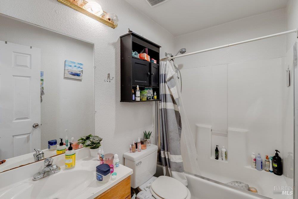 Detail Gallery Image 45 of 85 For 128 Norman Ave, Concord,  CA 94520 - 3 Beds | 2/1 Baths