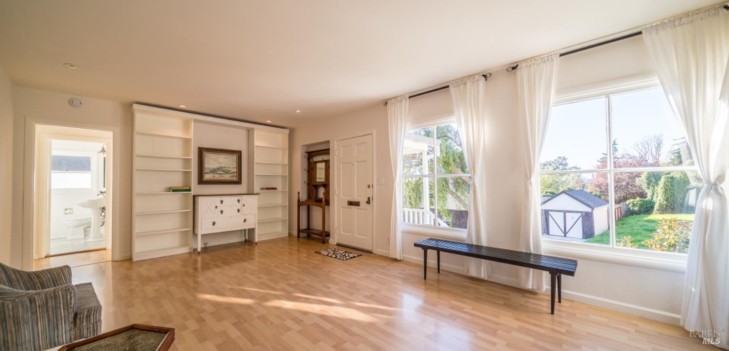 Detail Gallery Image 2 of 30 For 30 Benson Ave, Vallejo,  CA 94590 - 2 Beds | 1 Baths