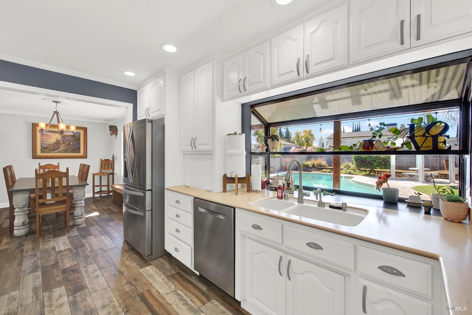 Detail Gallery Image 14 of 77 For 116 Alturas Ct, Vacaville,  CA 95688 - 5 Beds | 2/1 Baths