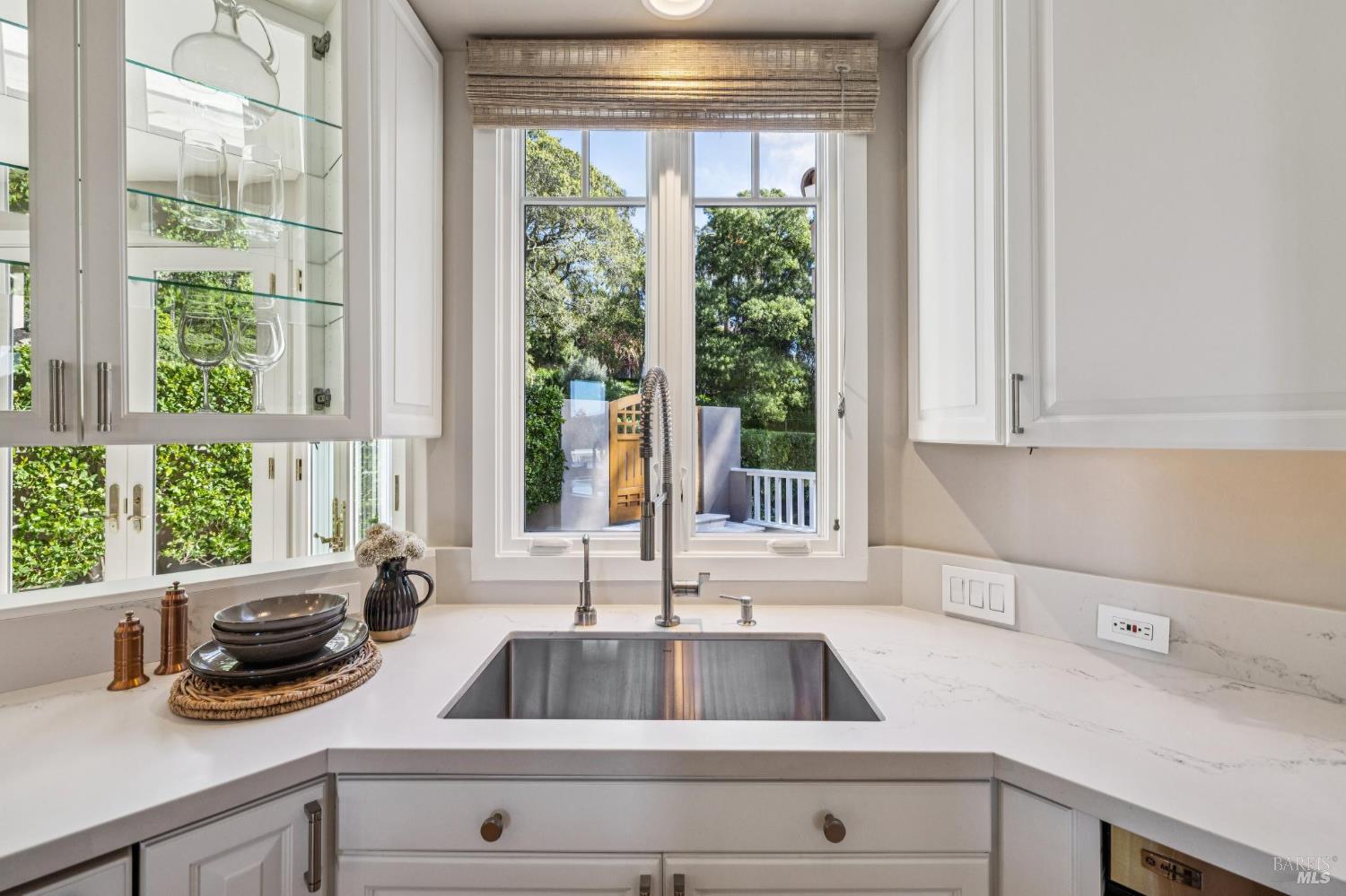 Detail Gallery Image 44 of 80 For 99 Deer Park Ave, San Rafael,  CA 94901 - 4 Beds | 3/1 Baths