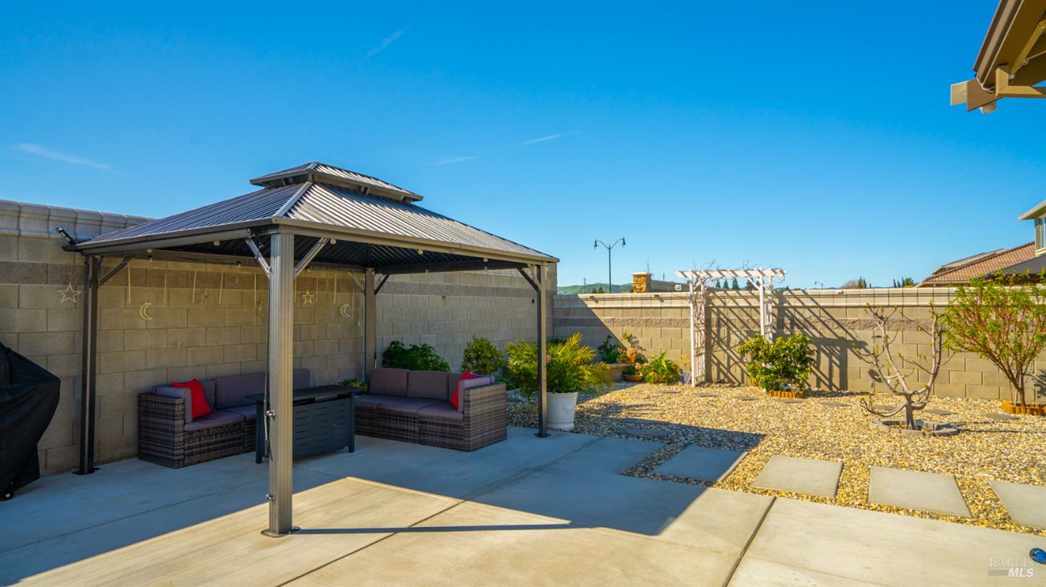 Detail Gallery Image 35 of 38 For 450 Baler Cir, Vacaville,  CA 95687 - 4 Beds | 3 Baths