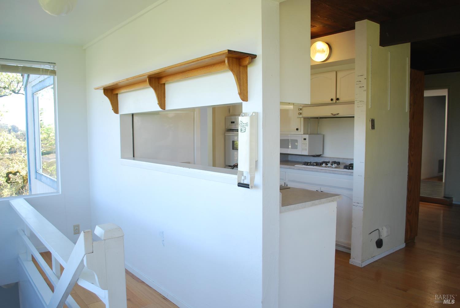 Detail Gallery Image 26 of 39 For 24 La Cresta Dr, Petaluma,  CA 94952 - 3 Beds | 2 Baths