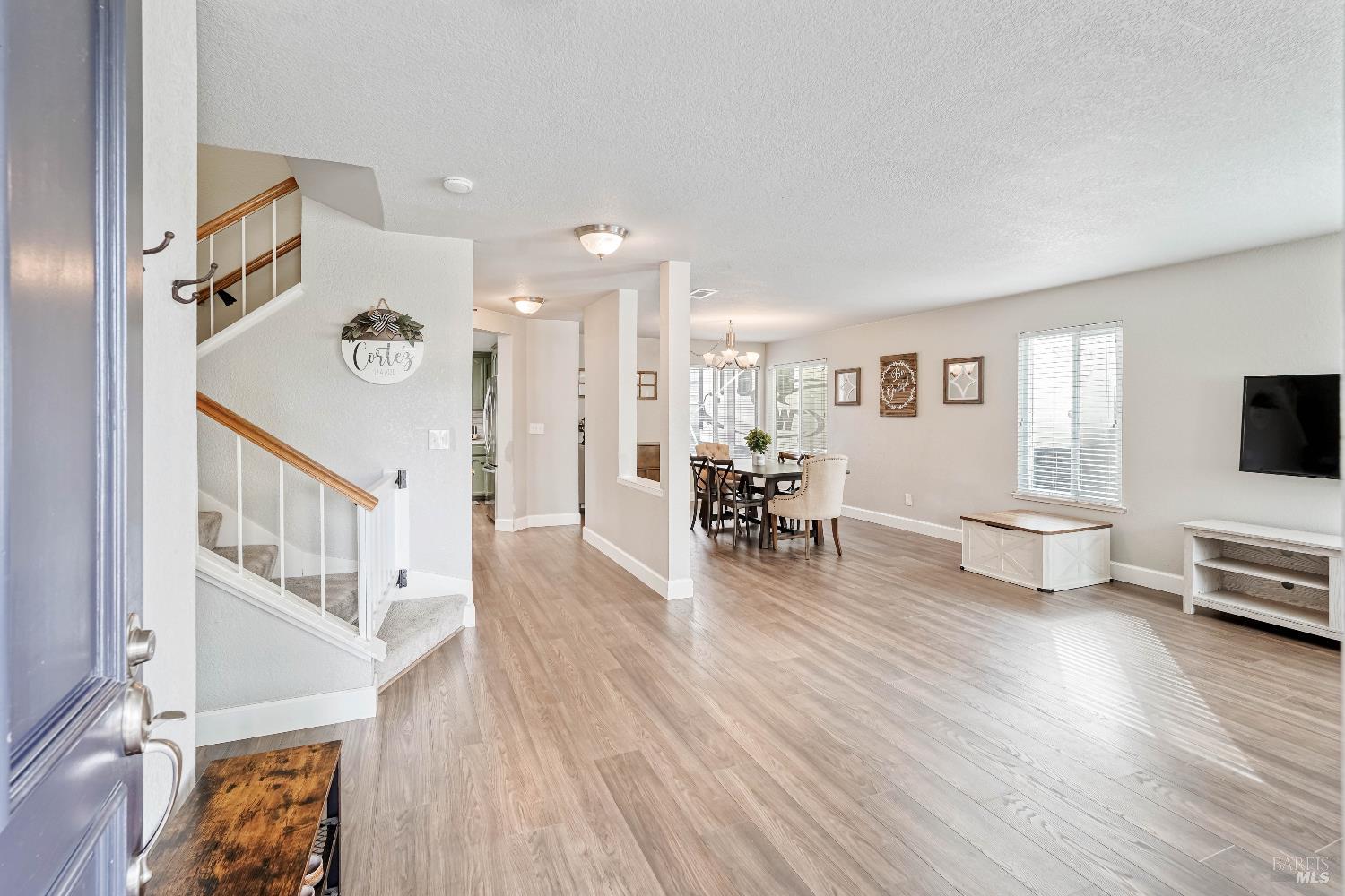 Detail Gallery Image 6 of 64 For 1315 Jacobs Pl, Dixon,  CA 95620 - 4 Beds | 2/1 Baths