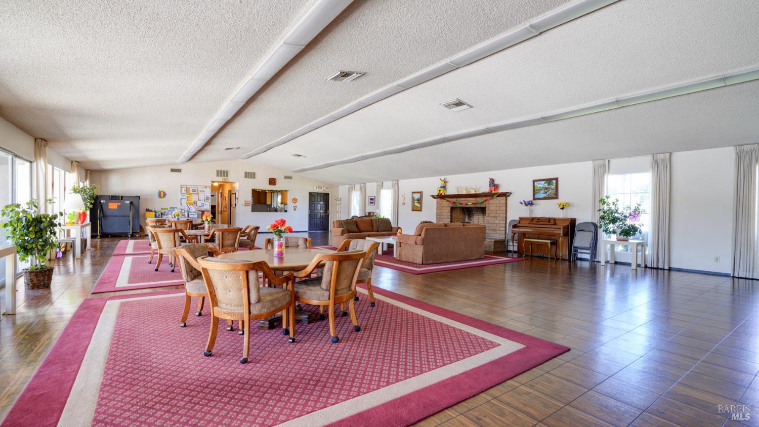 Detail Gallery Image 16 of 39 For 300 E H St 74, Benicia,  CA 94510 - 2 Beds | 2 Baths