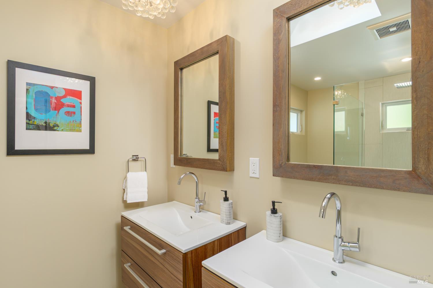 Detail Gallery Image 15 of 26 For 155 Bret Harte Rd, San Rafael,  CA 94941 - 3 Beds | 2 Baths