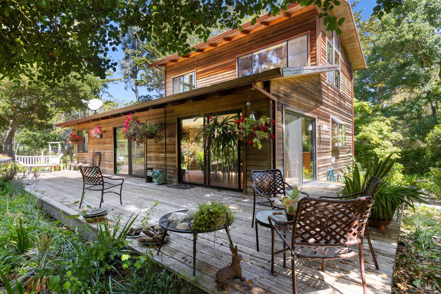 Detail Gallery Image 4 of 55 For 7 Linsdale Ln, Point Reyes Station,  CA 94956 - 3 Beds | 2 Baths