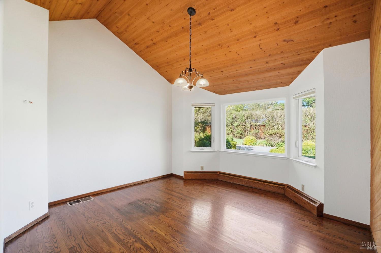 Detail Gallery Image 10 of 46 For 333 Randolph Ave, Kenwood,  CA 95452 - 3 Beds | 2 Baths