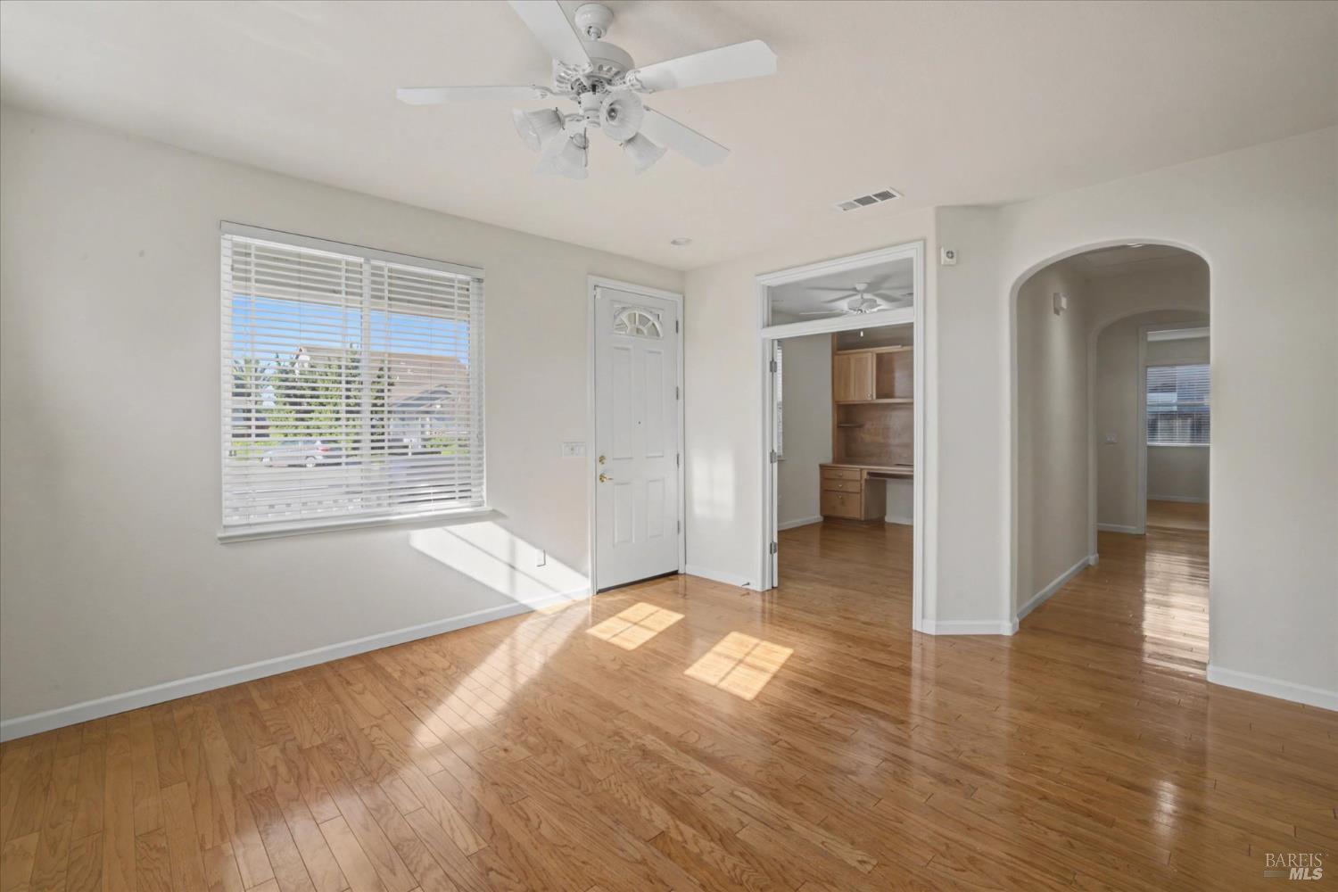 Detail Gallery Image 12 of 85 For 5862 Cabernet Dr, Vallejo,  CA 94591 - 3 Beds | 3 Baths