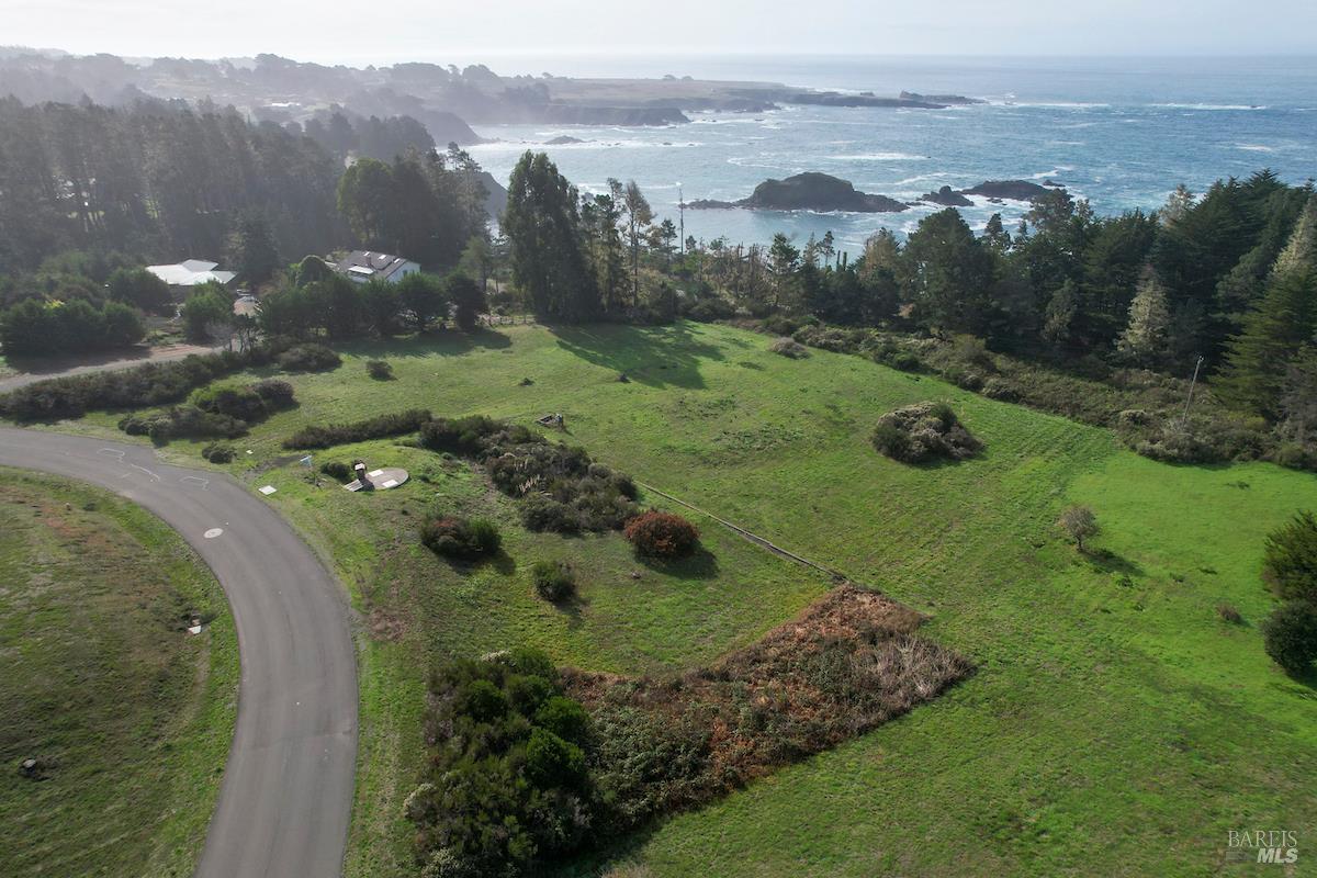 Detail Gallery Image 5 of 15 For 44821 Baywood Dr, Mendocino,  CA 95460 - – Beds | – Baths