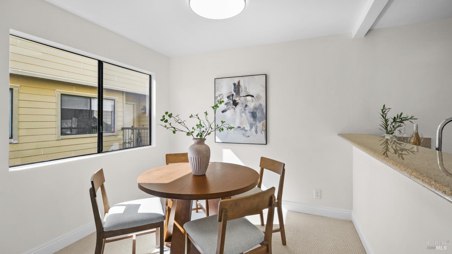 Detail Gallery Image 7 of 21 For 279 Enterprise Dr, Rohnert Park,  CA 94928 - 1 Beds | 1 Baths