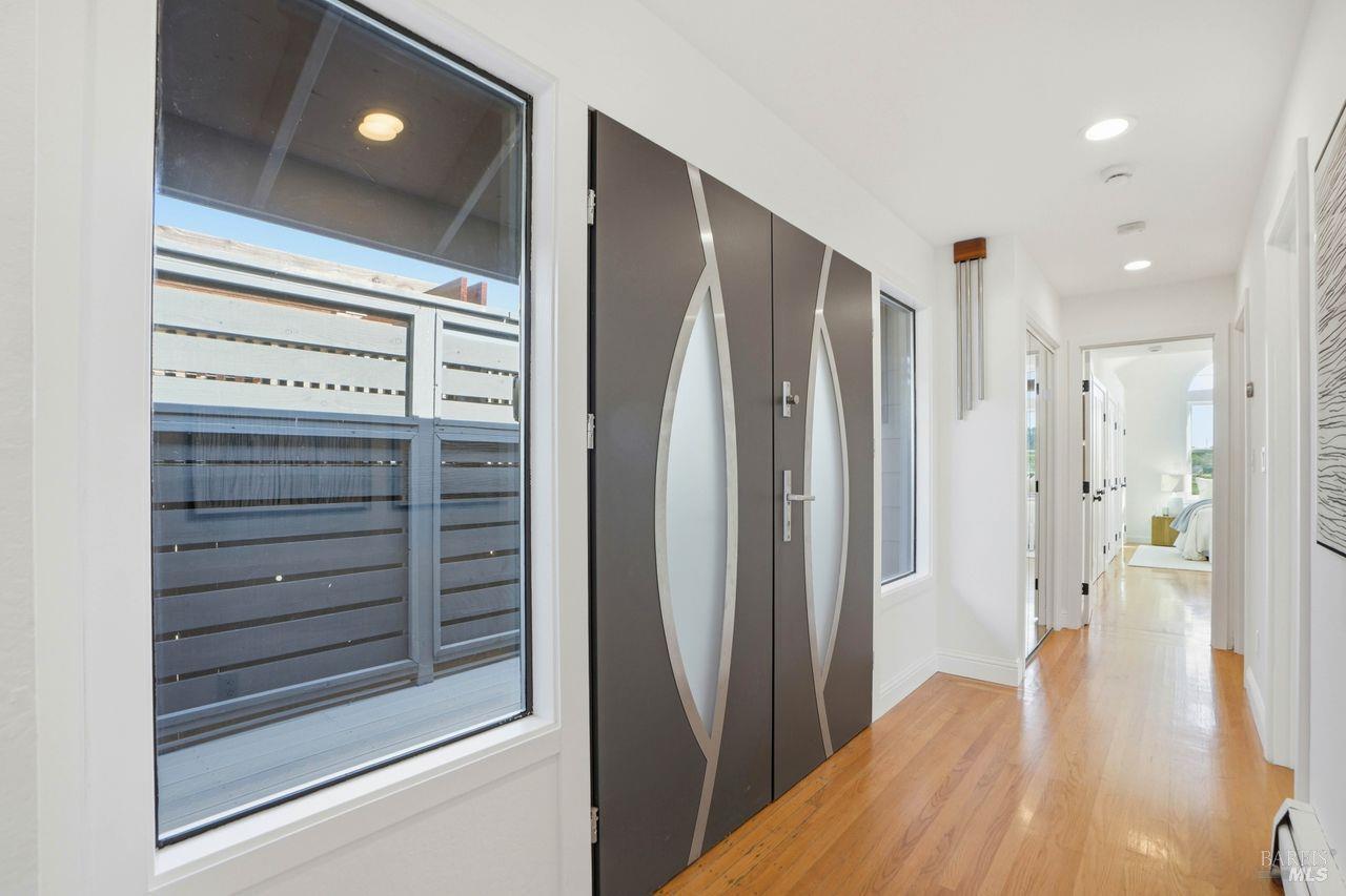 Detail Gallery Image 3 of 37 For 21 Boardwalk One Unkn, Larkspur,  CA 94939 - 3 Beds | 2 Baths