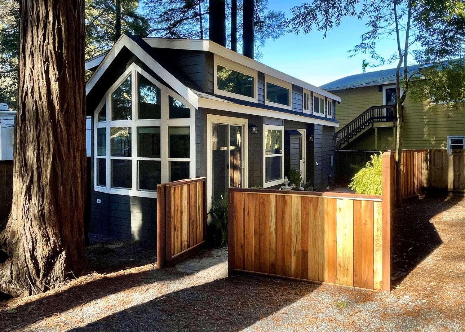 Detail Gallery Image 3 of 21 For 14755 Armstrong Woods Rd 18, Guerneville,  CA 95446 - 1 Beds | 1 Baths