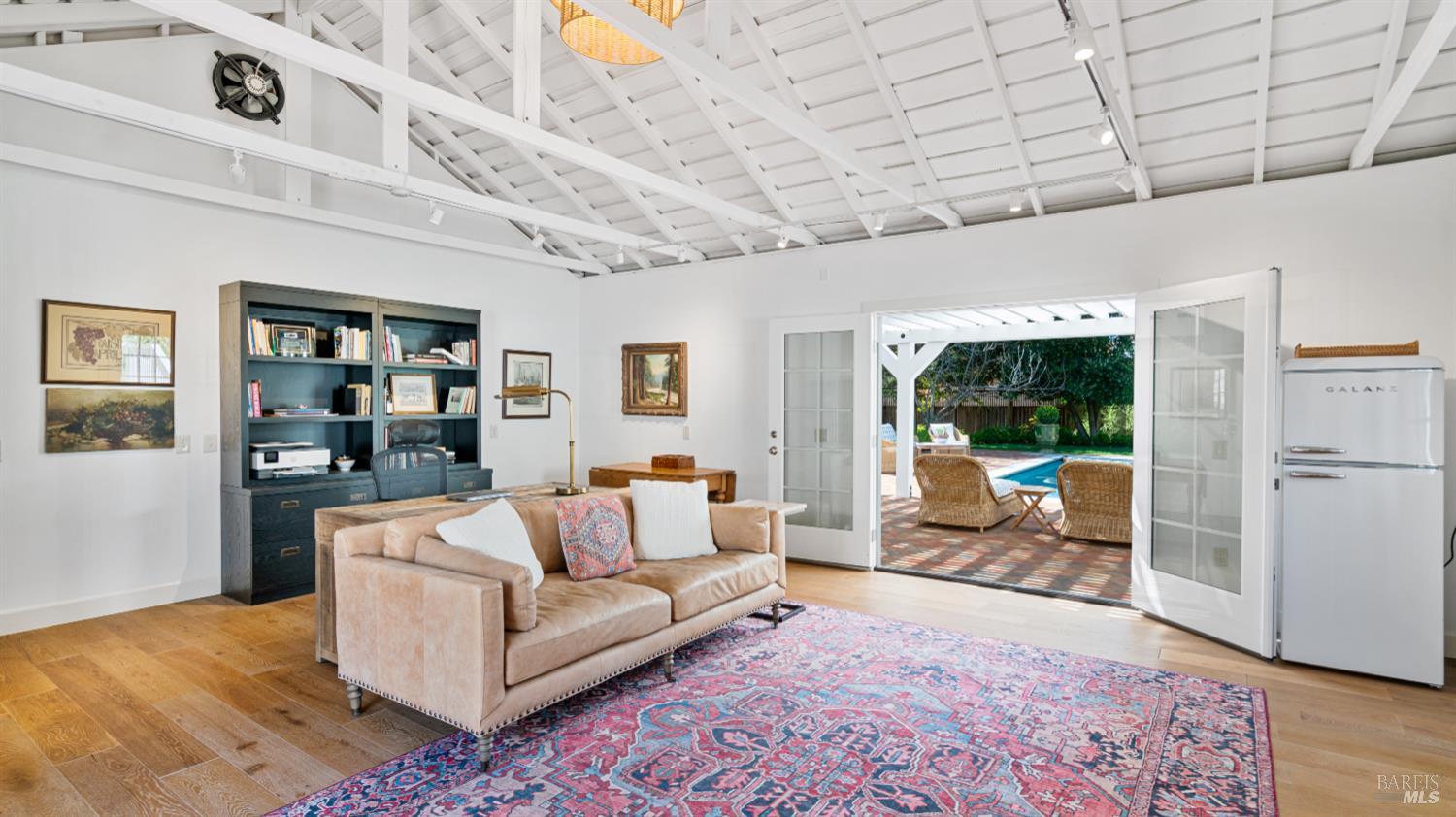 Detail Gallery Image 24 of 30 For 699 Grove St, Healdsburg,  CA 95448 - 4 Beds | 3 Baths