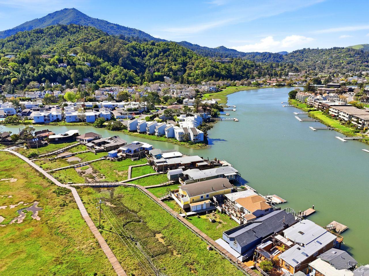 Detail Gallery Image 31 of 37 For 21 Boardwalk One Unkn, Larkspur,  CA 94939 - 3 Beds | 2 Baths