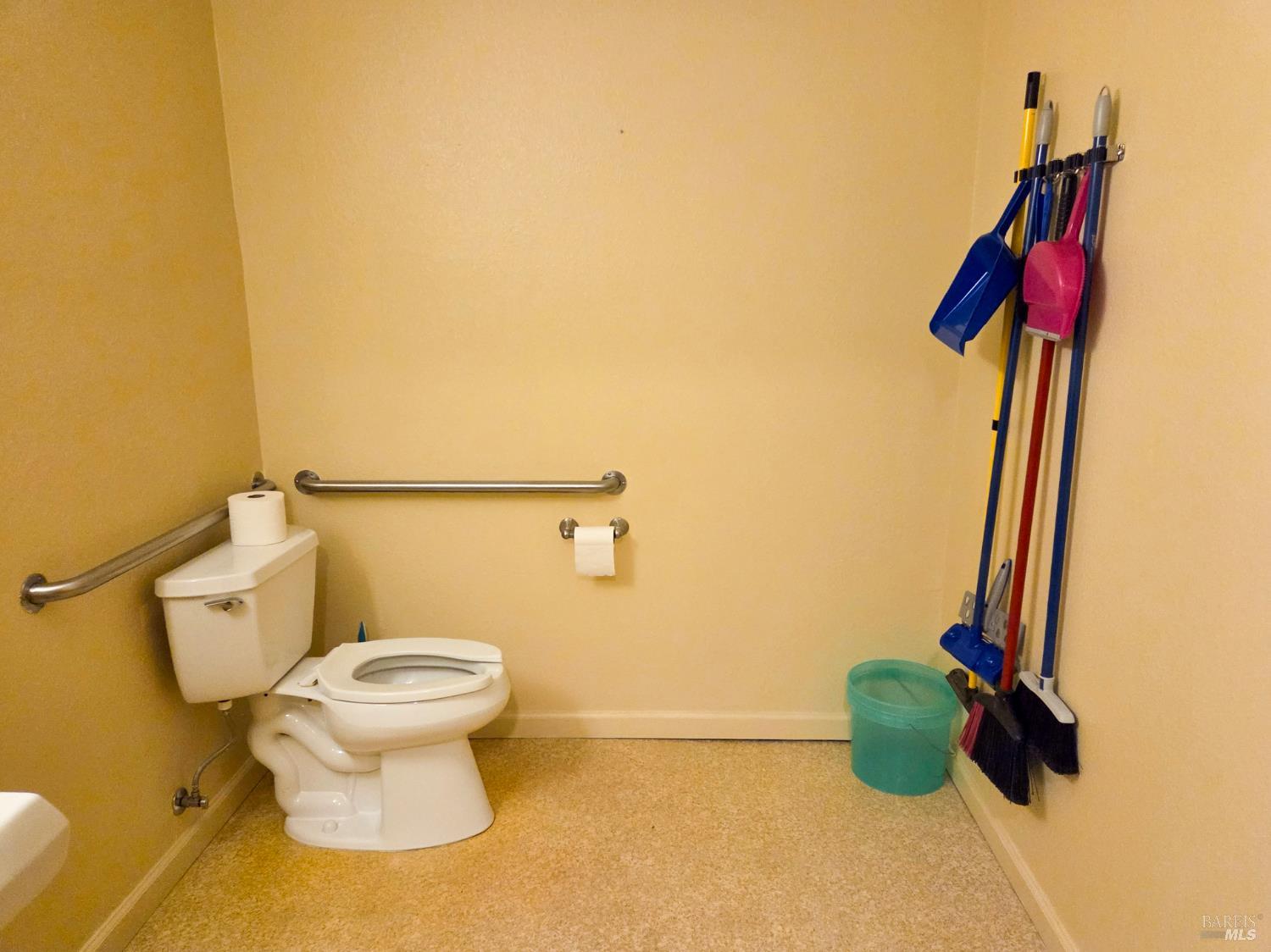 Detail Gallery Image 11 of 21 For 448 Sebastopol Ave, Santa Rosa,  CA 95401 - – Beds | – Baths