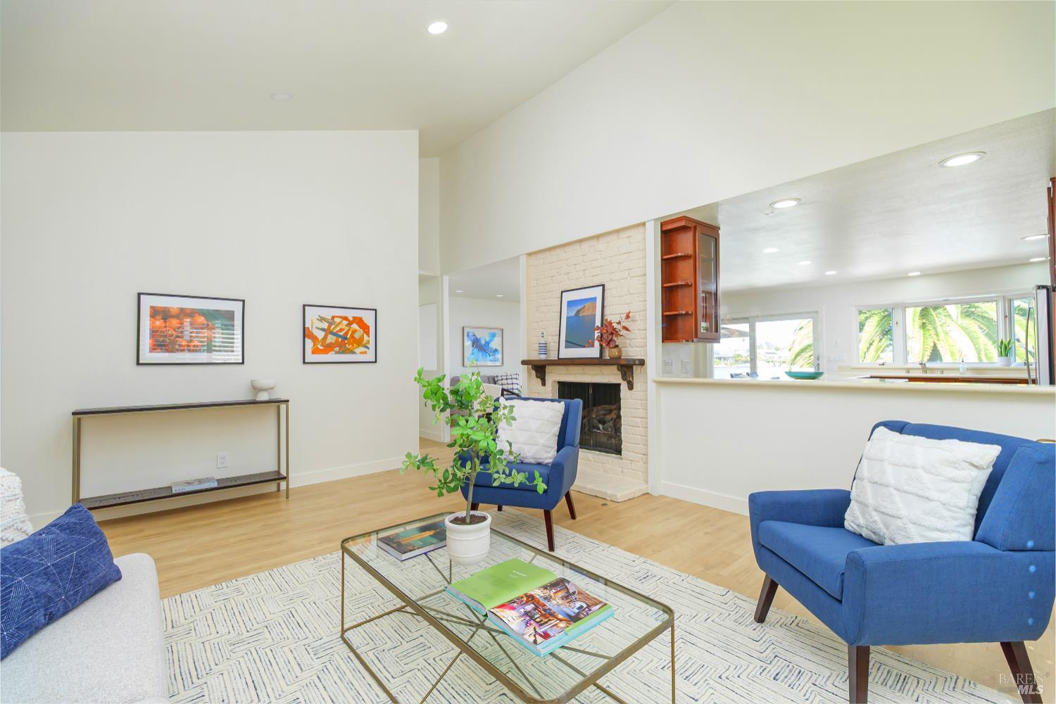 Detail Gallery Image 20 of 37 For 45 Del Oro Lagoon Dr, Novato,  CA 94949 - 3 Beds | 2 Baths