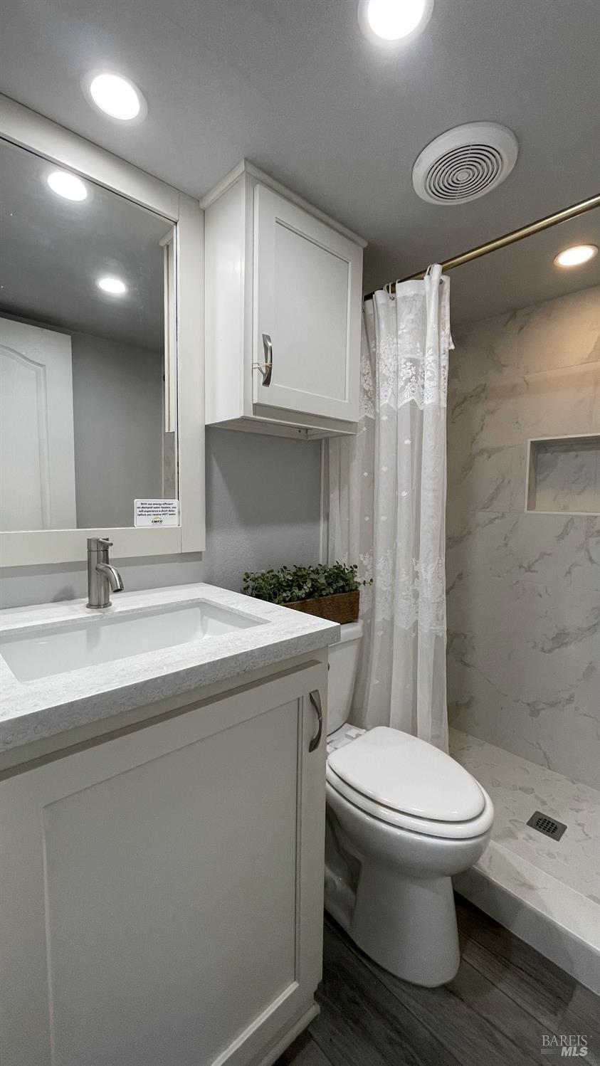 Detail Gallery Image 9 of 21 For 14755 Armstrong Woods Rd 18, Guerneville,  CA 95446 - 1 Beds | 1 Baths