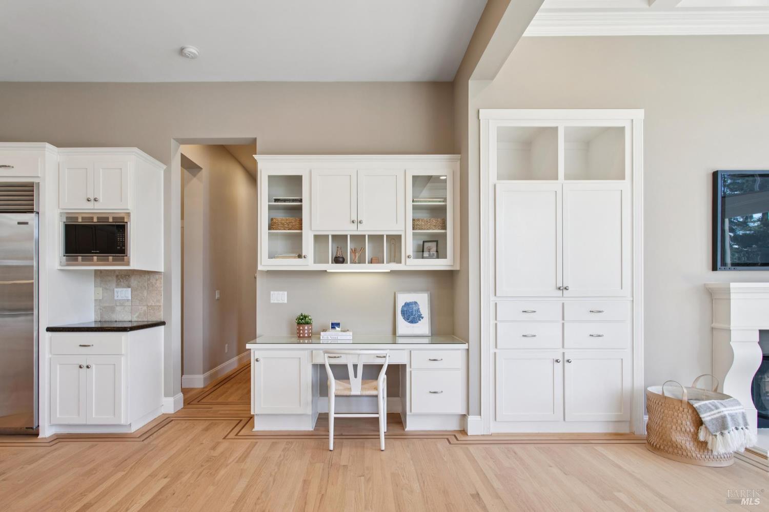 Detail Gallery Image 6 of 41 For 508 Blue Jay Way, Mill Valley,  CA 94941 - 4 Beds | 2/1 Baths