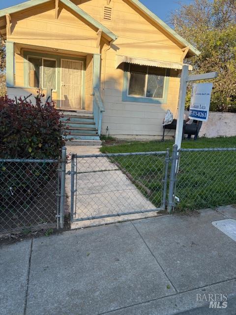 Detail Gallery Image 2 of 3 For 644 Porter St, Vallejo,  CA 94590 - 2 Beds | 1 Baths