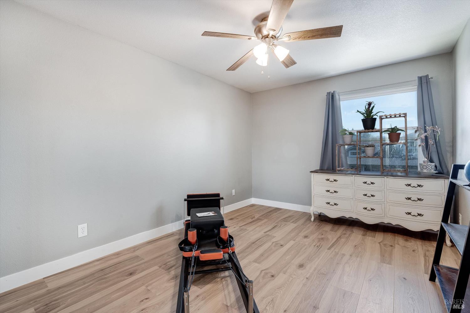 Detail Gallery Image 42 of 65 For 532 Walten Way, Windsor,  CA 95492 - 4 Beds | 2/1 Baths