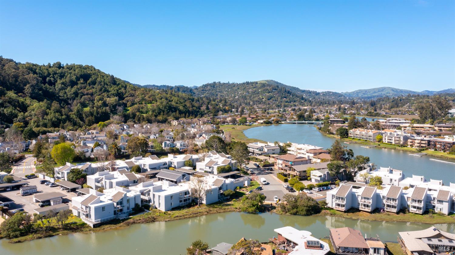 Detail Gallery Image 30 of 35 For 408 Larkspur Plaza Dr, Larkspur,  CA 94939 - 1 Beds | 1 Baths