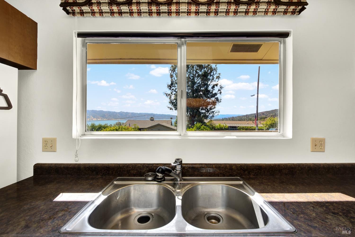 Detail Gallery Image 24 of 68 For 1090 Blueridge Dr, Napa,  CA 94558 - 2 Beds | 2 Baths