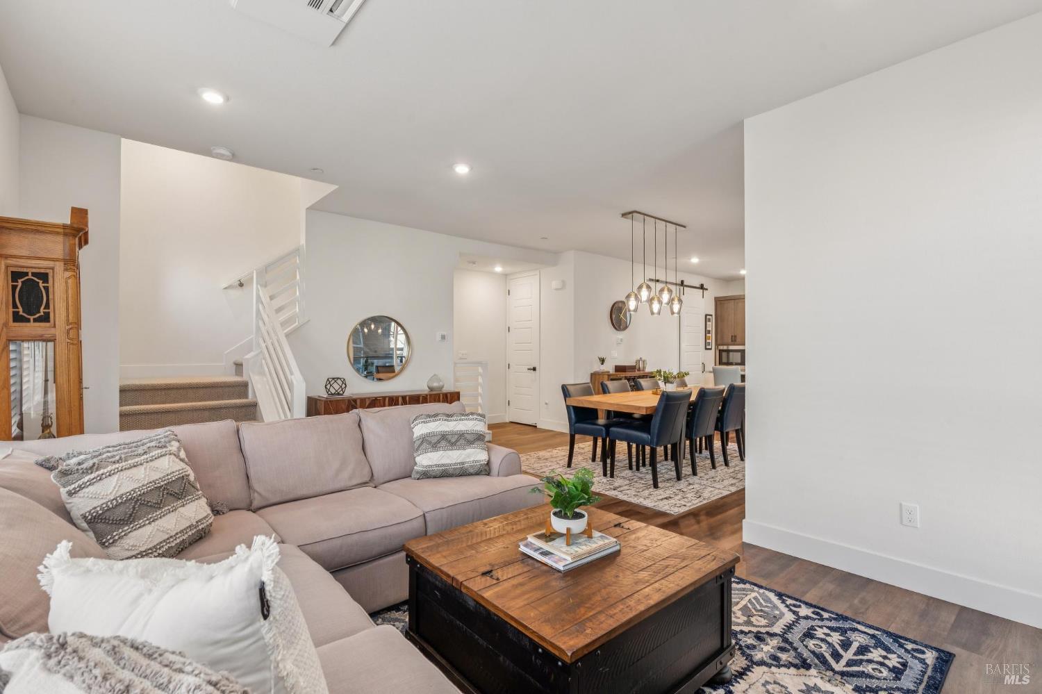 Detail Gallery Image 17 of 39 For 317 Verandah Ave, Novato,  CA 94945 - 3 Beds | 2/1 Baths