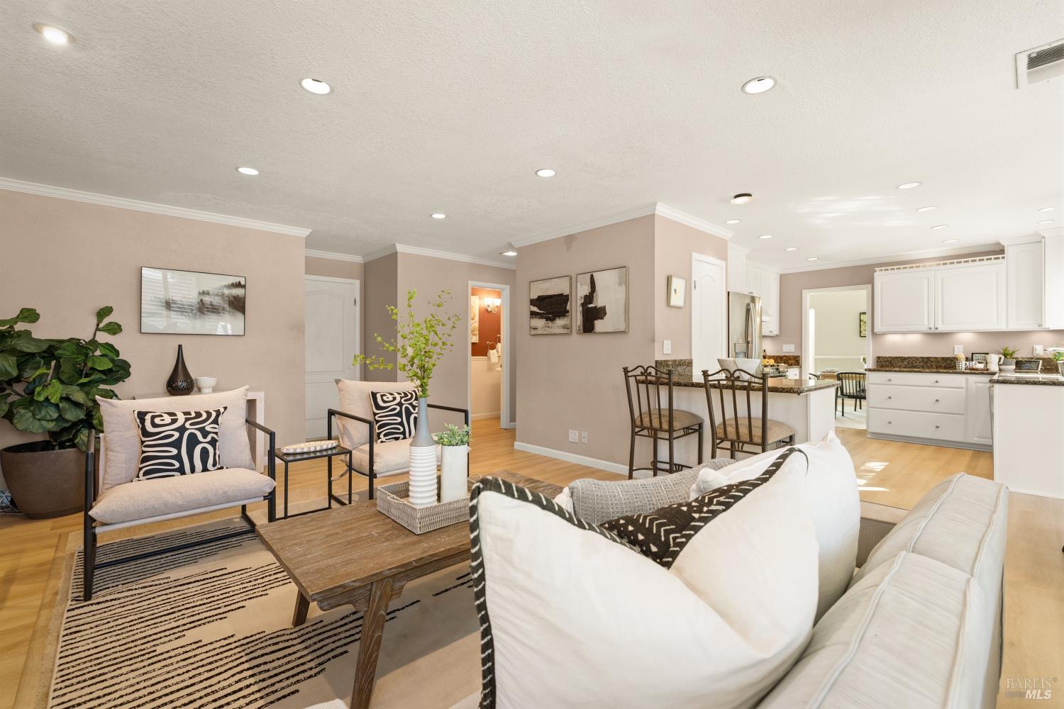 Detail Gallery Image 37 of 87 For 635 Daffodil Dr, Benicia,  CA 94510 - 4 Beds | 2/1 Baths