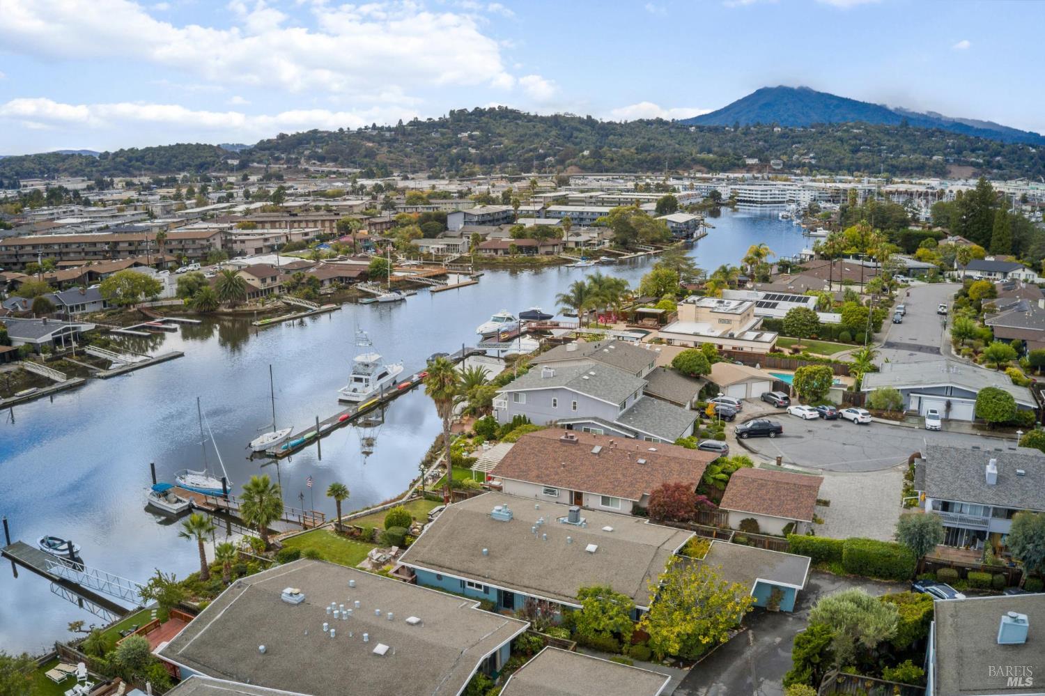 Detail Gallery Image 49 of 54 For 20 Porto Bello Dr, San Rafael,  CA 94901 - 2 Beds | 2 Baths