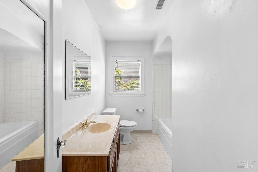 Detail Gallery Image 15 of 32 For 1434 Beach St, Vallejo,  CA 94590 - 2 Beds | 1 Baths