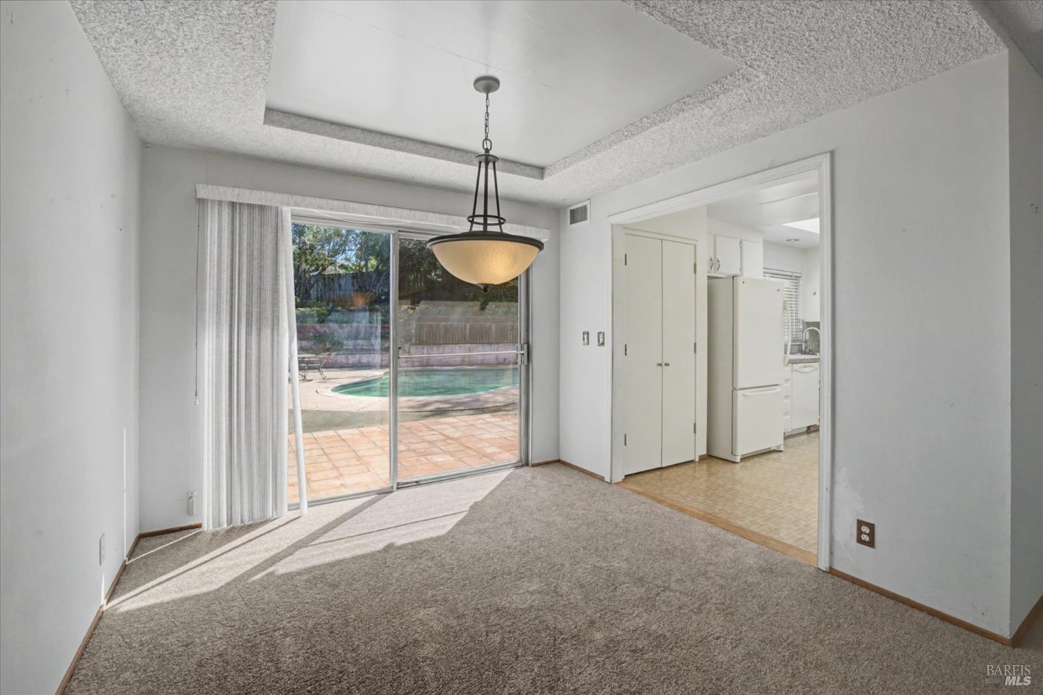 Detail Gallery Image 7 of 32 For 460 Oak View Dr, Vacaville,  CA 95688 - 4 Beds | 3 Baths