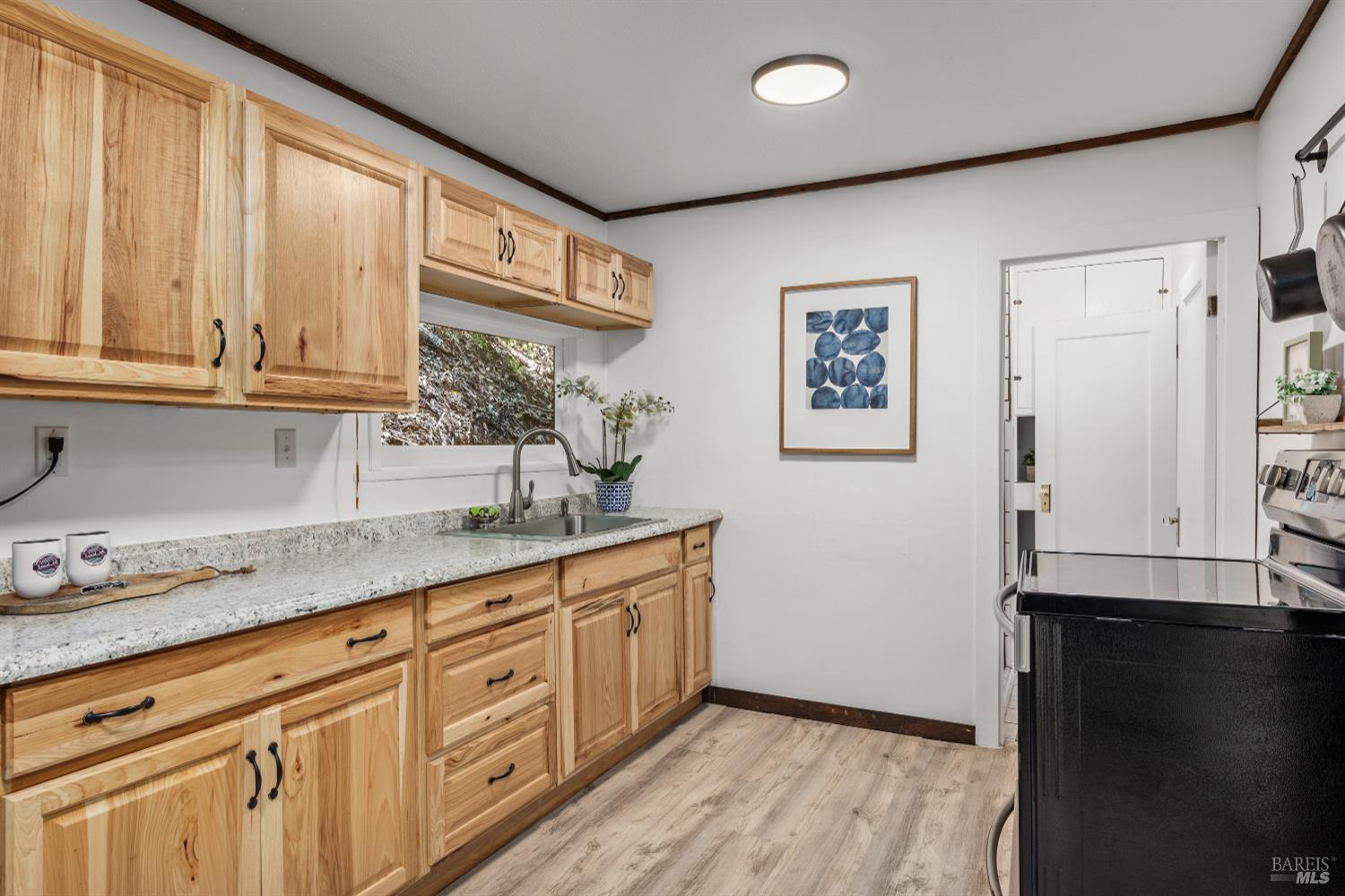 Detail Gallery Image 13 of 31 For 15256 Canyon 3 Rd, Guerneville,  CA 95446 - 1 Beds | 1 Baths