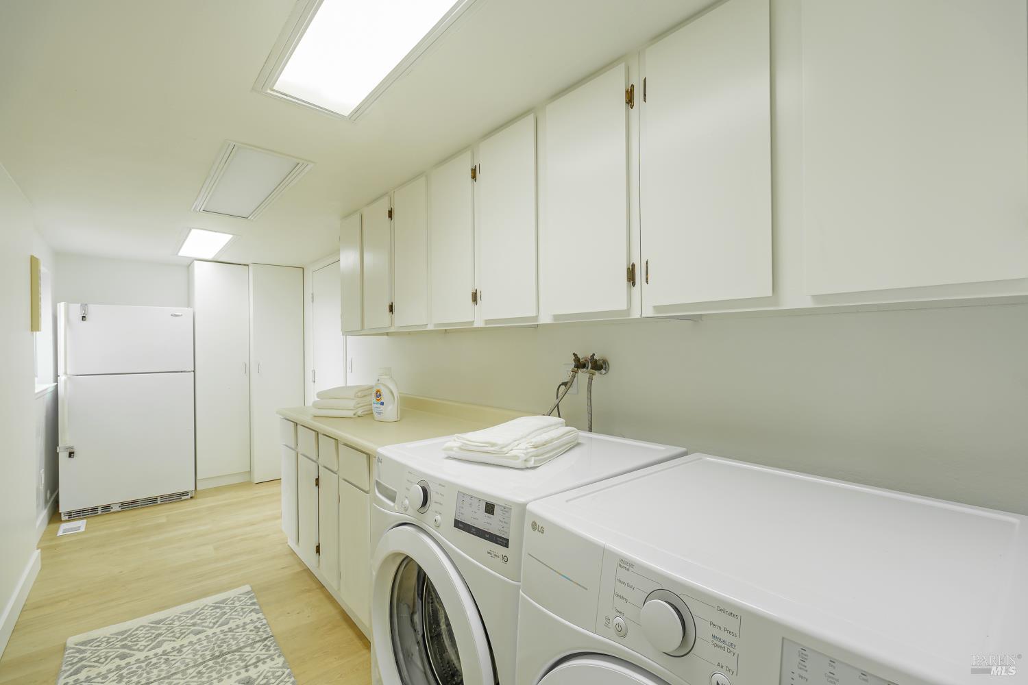 Detail Gallery Image 32 of 37 For 45 Del Oro Lagoon Dr, Novato,  CA 94949 - 3 Beds | 2 Baths