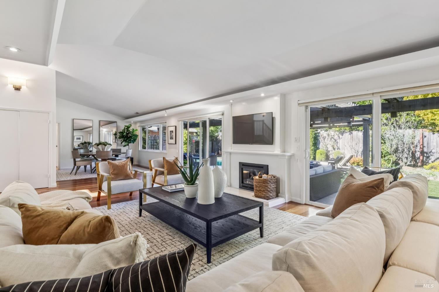 Detail Gallery Image 18 of 64 For 38 Cornell Ave, Larkspur,  CA 94939 - 5 Beds | 3 Baths