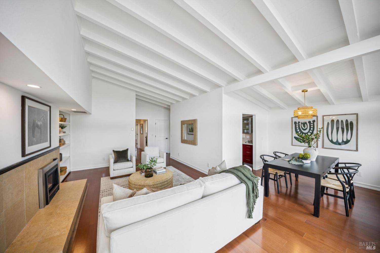 Detail Gallery Image 6 of 54 For 20 Porto Bello Dr, San Rafael,  CA 94901 - 2 Beds | 2 Baths