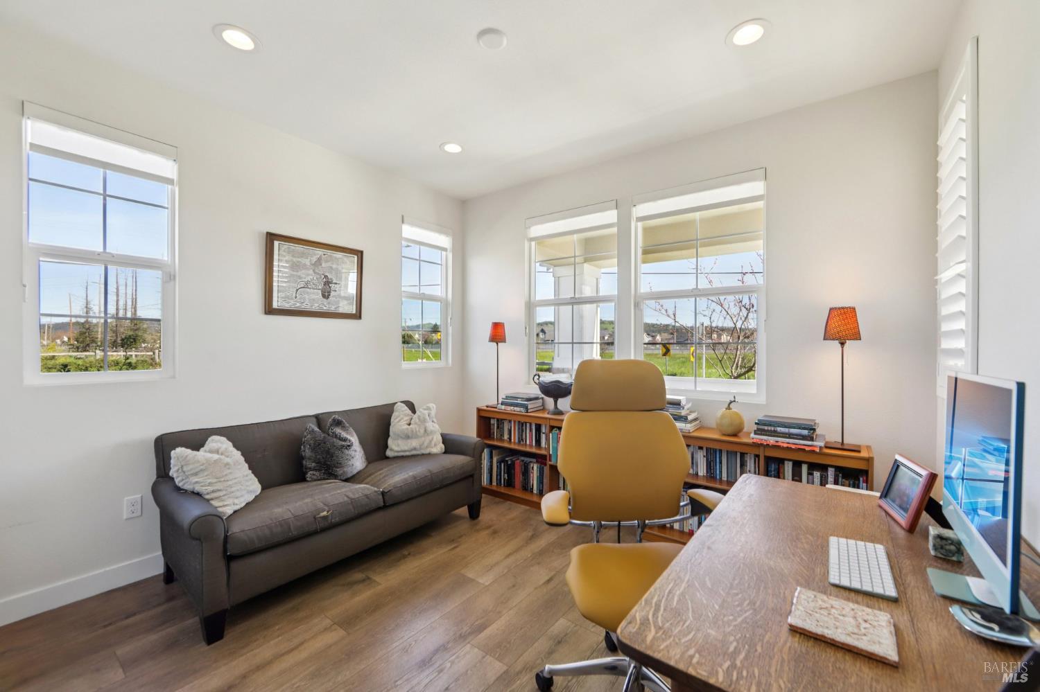 Detail Gallery Image 20 of 56 For 2453 Francisco Ave, Santa Rosa,  CA 95403 - 4 Beds | 3 Baths