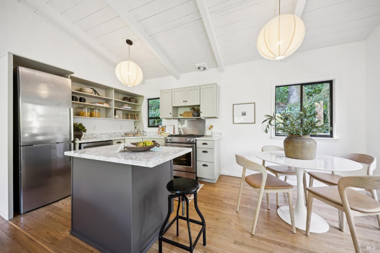 Detail Gallery Image 5 of 19 For 51 Tamalpais Rd, Fairfax,  CA 94930 - 2 Beds | 1 Baths