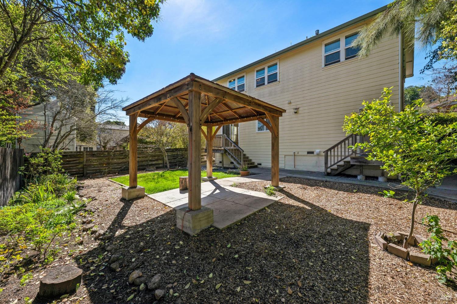 Detail Gallery Image 50 of 58 For 3 Hill Dr, Petaluma,  CA 94952 - 3 Beds | 2/1 Baths