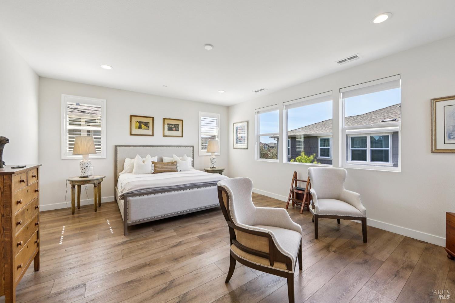 Detail Gallery Image 23 of 56 For 2453 Francisco Ave, Santa Rosa,  CA 95403 - 4 Beds | 3 Baths