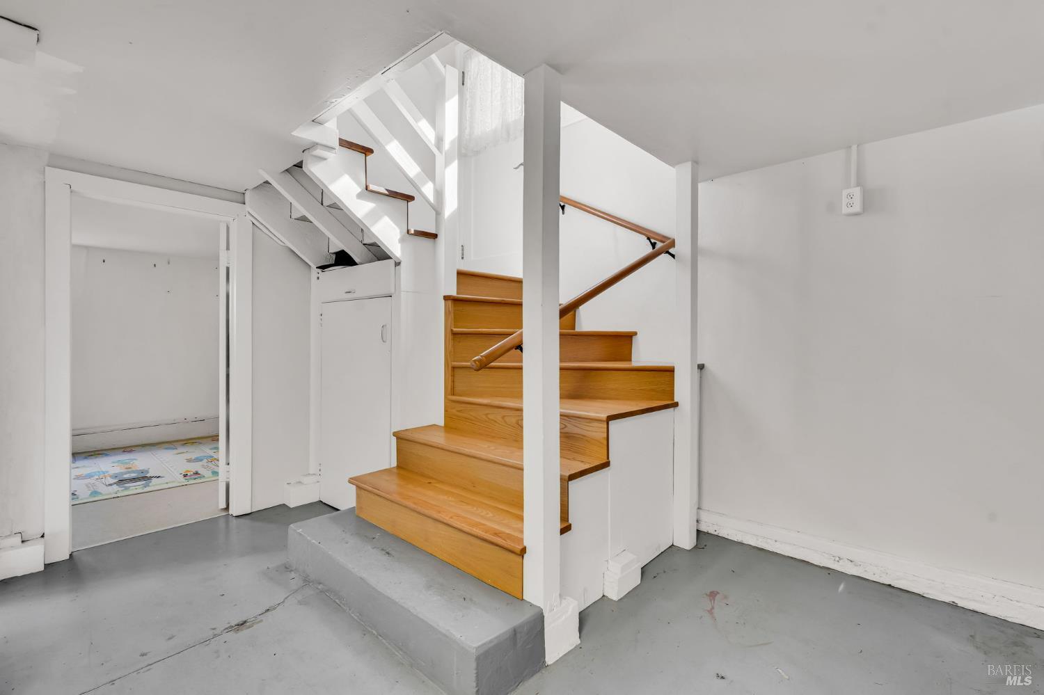 Detail Gallery Image 16 of 32 For 729 1st St, Rodeo,  CA 94572 - 3 Beds | 2 Baths