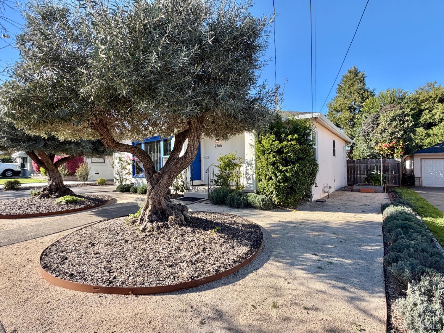 Detail Gallery Image 4 of 55 For 2766 Iowa St, Napa,  CA 94558 - 3 Beds | 1/1 Baths