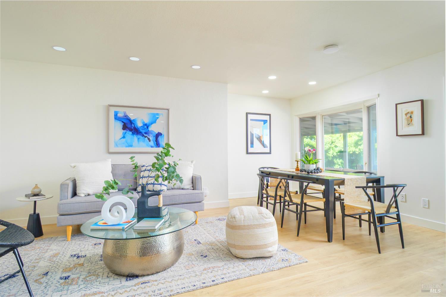 Detail Gallery Image 17 of 37 For 45 Del Oro Lagoon Dr, Novato,  CA 94949 - 3 Beds | 2 Baths