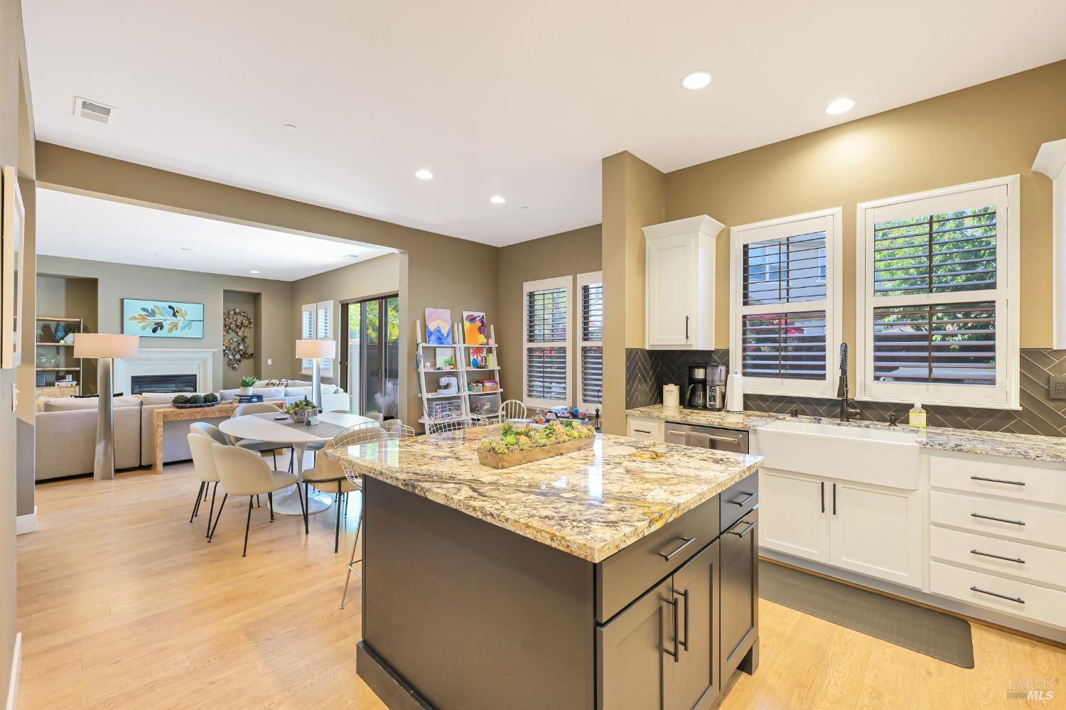 Detail Gallery Image 14 of 31 For 46 Audubon Way, Novato,  CA 94949 - 4 Beds | 3 Baths