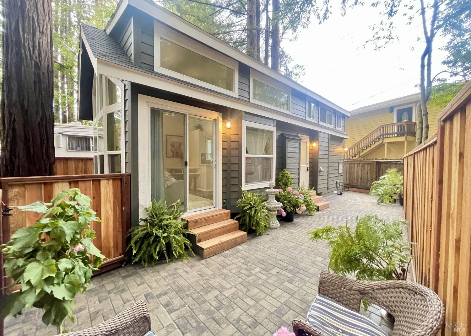 Detail Gallery Image 2 of 21 For 14755 Armstrong Woods Rd 18, Guerneville,  CA 95446 - 1 Beds | 1 Baths