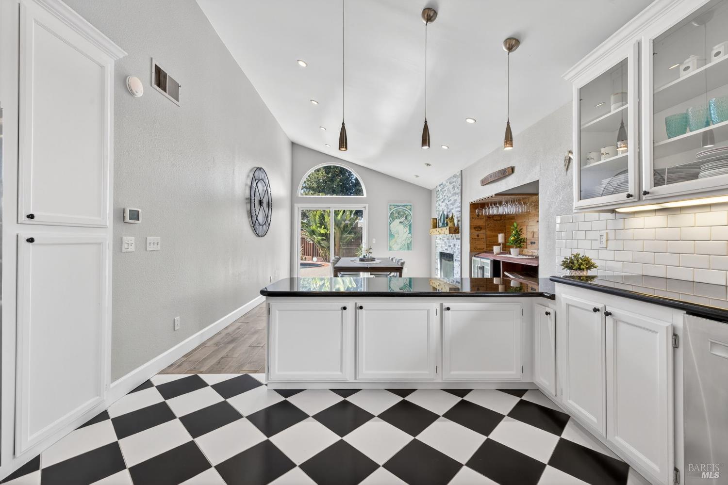 Detail Gallery Image 13 of 47 For 1301 Megan Pl, Rohnert Park,  CA 94928 - 3 Beds | 2 Baths